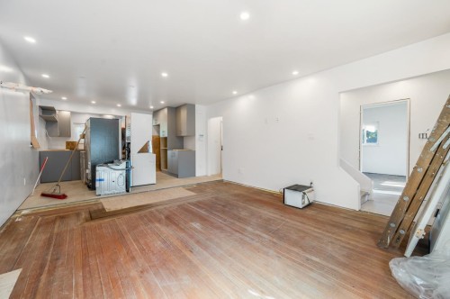 7520 Canada Way, Burnaby, BC 