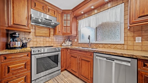 3220 Dunkirk Avenue, Coquitlam, BC 