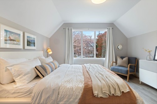 261 4Th Street E, North Vancouver, BC 