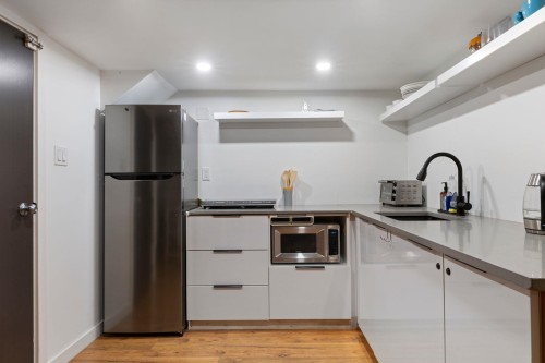 261 4Th Street E, North Vancouver, BC 