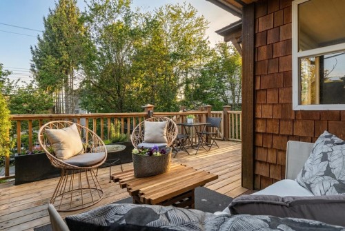 261 4Th Street E, North Vancouver, BC 