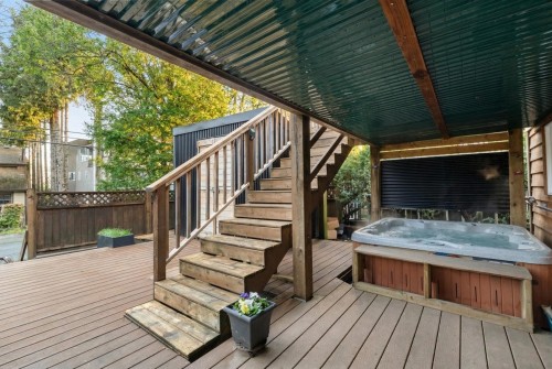 261 4Th Street E, North Vancouver, BC 