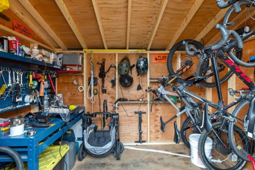 261 4Th Street E, North Vancouver, BC 