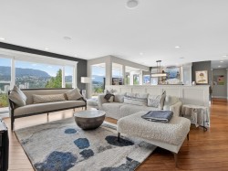 1052 Corona Crescent  Coquitlam, BC V3J 7J3