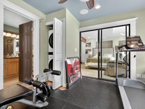 1052 Corona Crescent, Coquitlam, BC 
