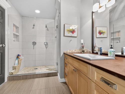 1052 Corona Crescent, Coquitlam, BC 
