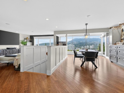 1052 Corona Crescent, Coquitlam, BC 