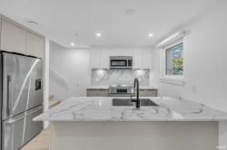 108-2073 1 Avenue E Vancouver, BC V5N 1B6