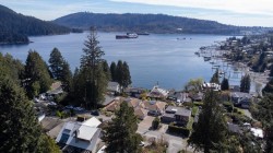 4493 Epps Avenue  North Vancouver, BC V7G 1G2