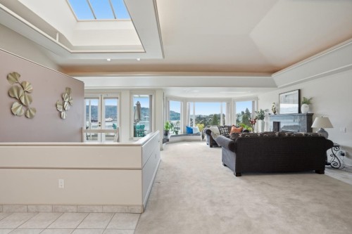 4493 Epps Avenue, North Vancouver, BC 