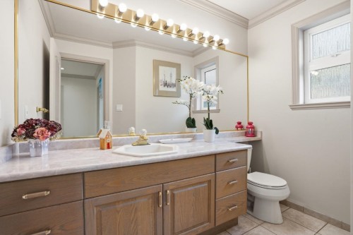 4493 Epps Avenue, North Vancouver, BC 