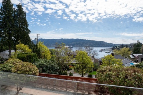 4493 Epps Avenue, North Vancouver, BC 