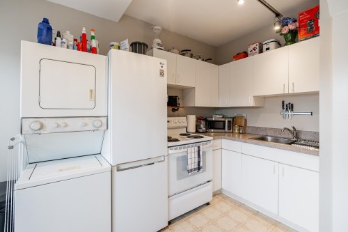 967 8Th Avenue W, Vancouver, BC 