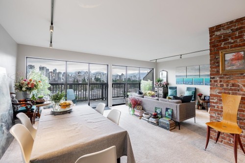 967 8Th Avenue W, Vancouver, BC 