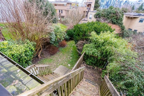 967 8Th Avenue W, Vancouver, BC 