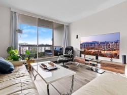 1808-2016 Fullerton Avenue  North Vancouver, BC V7P 3E6