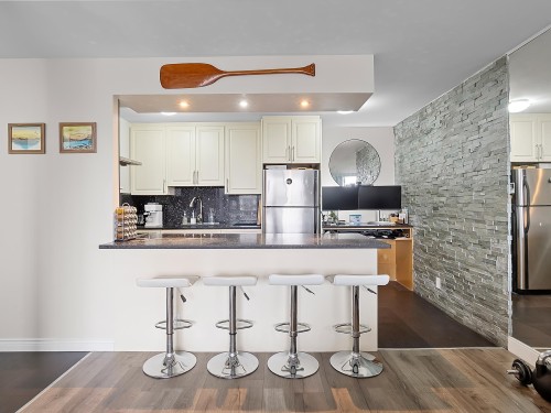 1808-2016 Fullerton Avenue, North Vancouver, BC 