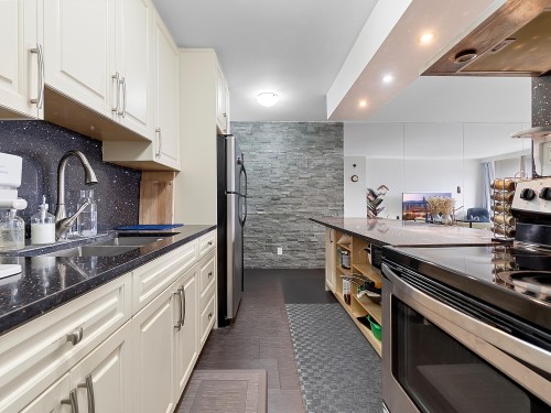 1808-2016 Fullerton Avenue, North Vancouver, BC 
