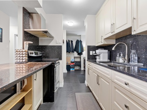 1808-2016 Fullerton Avenue, North Vancouver, BC 