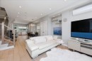 210 5Th Street W, North Vancouver, BC 