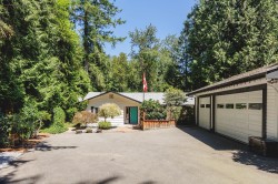 23801 128th Crescent Maple Ridge, BC V4R 1P5