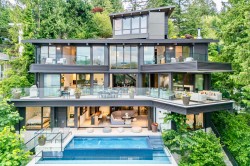 1840 Naomi Place North Vancouver, BC V7G 1Y1