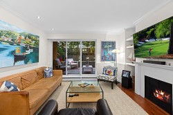 105-1125 Gilford Street  Vancouver, BC V6G 2P7