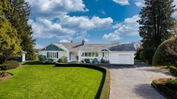 11446 River Wynd Street Maple Ridge, BC V2X 4Y1