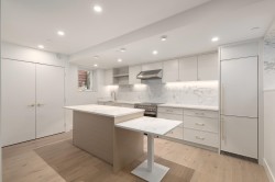 460 17th Avenue E Vancouver, BC V5V 1B1