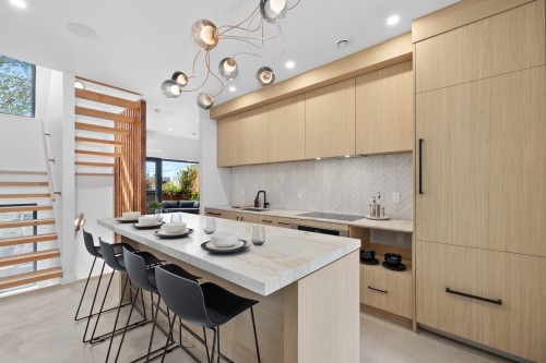 1331 Cotton Drive, Vancouver, BC 