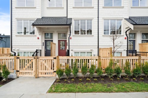 254-720 Robinson Street, Coquitlam, BC 