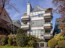 102-2287 3rd Avenue W Vancouver, BC V6K 1L5