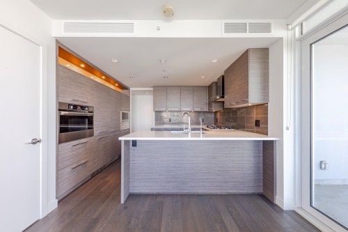 902-7468 Lansdowne Road  Richmond, BC V7C 0B7