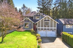 4575 Cliffmont Road  North Vancouver, BC V7G 1J8