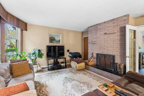 2582 6Th Avenue W, Vancouver, BC 