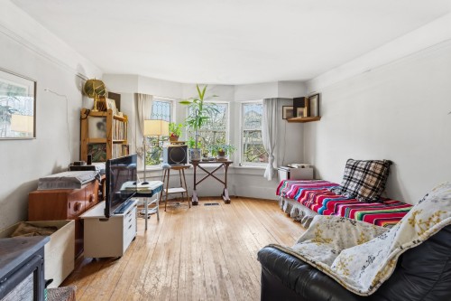 2582 6Th Avenue W, Vancouver, BC 