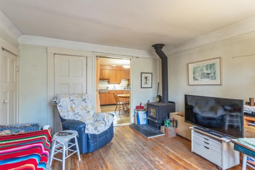 2582 6Th Avenue W, Vancouver, BC 
