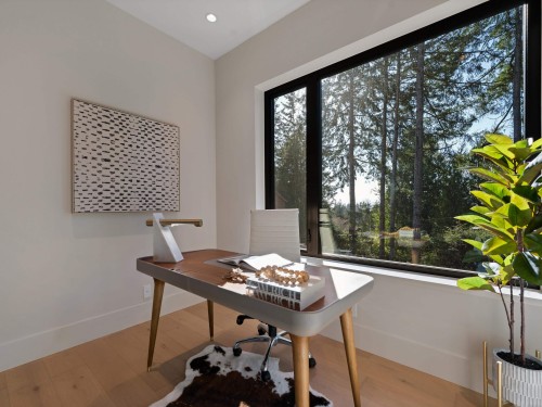 5657 Westport Road, West Vancouver, BC 