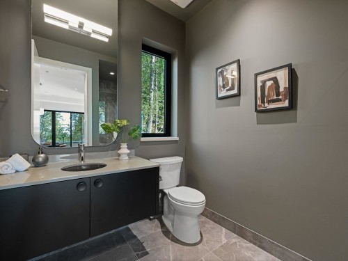 5657 Westport Road, West Vancouver, BC 