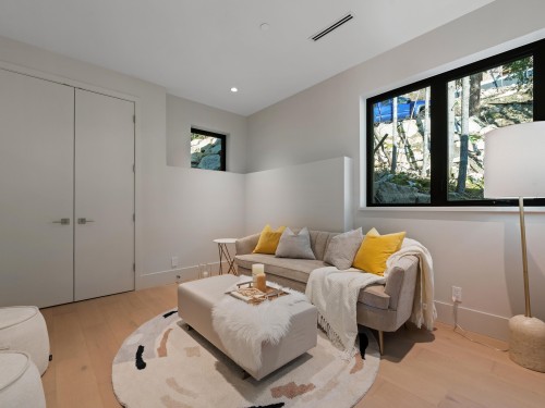 5657 Westport Road, West Vancouver, BC 