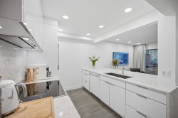 3321 Mountain Highway  North Vancouver, BC V7K 2H4