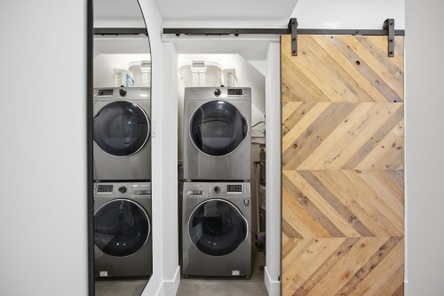 3321 Mountain Highway, North Vancouver, BC 