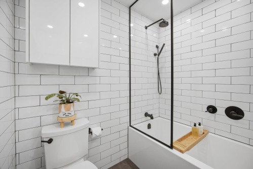 3321 Mountain Highway, North Vancouver, BC 