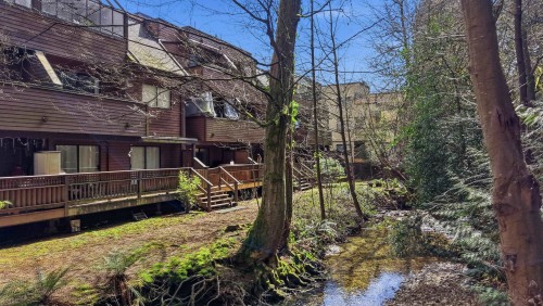 3321 Mountain Highway, North Vancouver, BC 