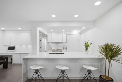 3321 Mountain Highway, North Vancouver, BC 