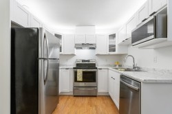 311-22611 116 Avenue Maple Ridge, BC V2X 0W7