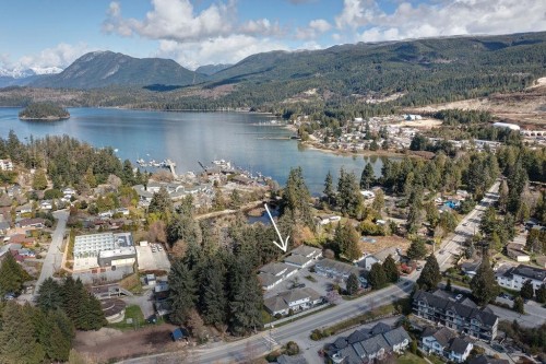 4-5706 Ebbtide Street  Sechelt, BC V7Z 0J4