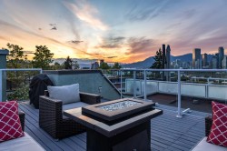 2391 Oak Street  Vancouver, BC V6H 2J8