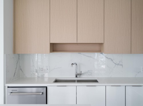 1308-699 Whiting Way  Coquitlam, BC V3J 0N7