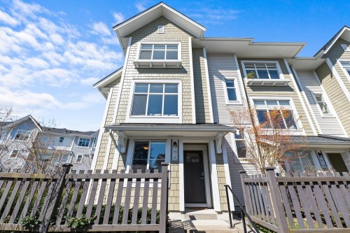 1015-11280 Pazarena Place  Maple Ridge, BC V2X 9H8